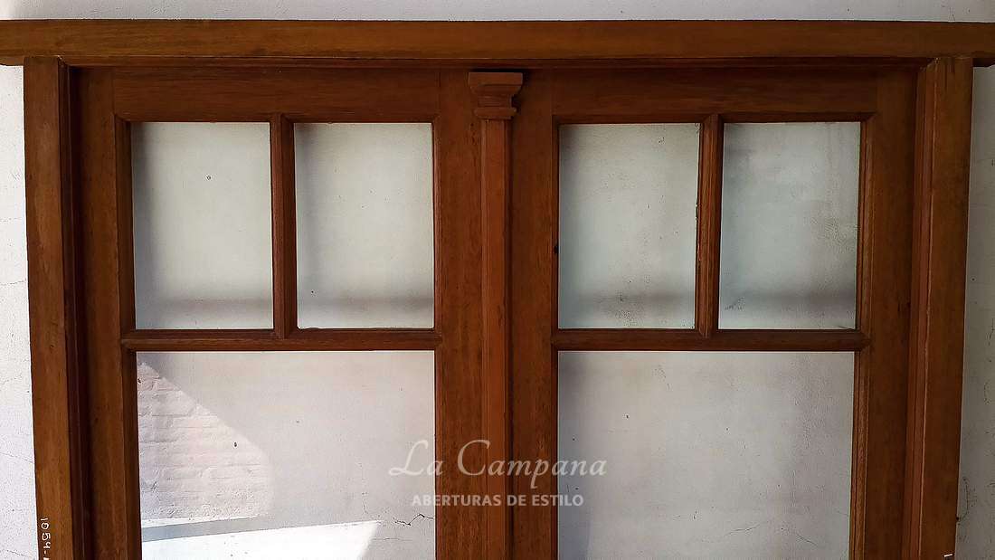 Ventana cedro estilo griego